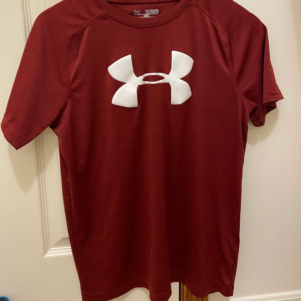 Under armour kids tee shirt